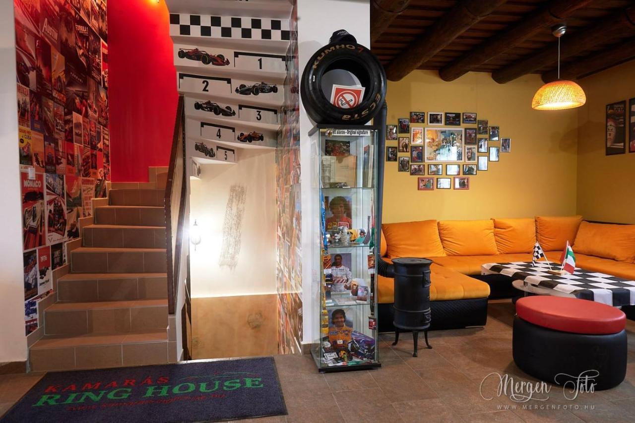Kamaras Ring House Bed & Breakfast Mogyorod Luaran gambar