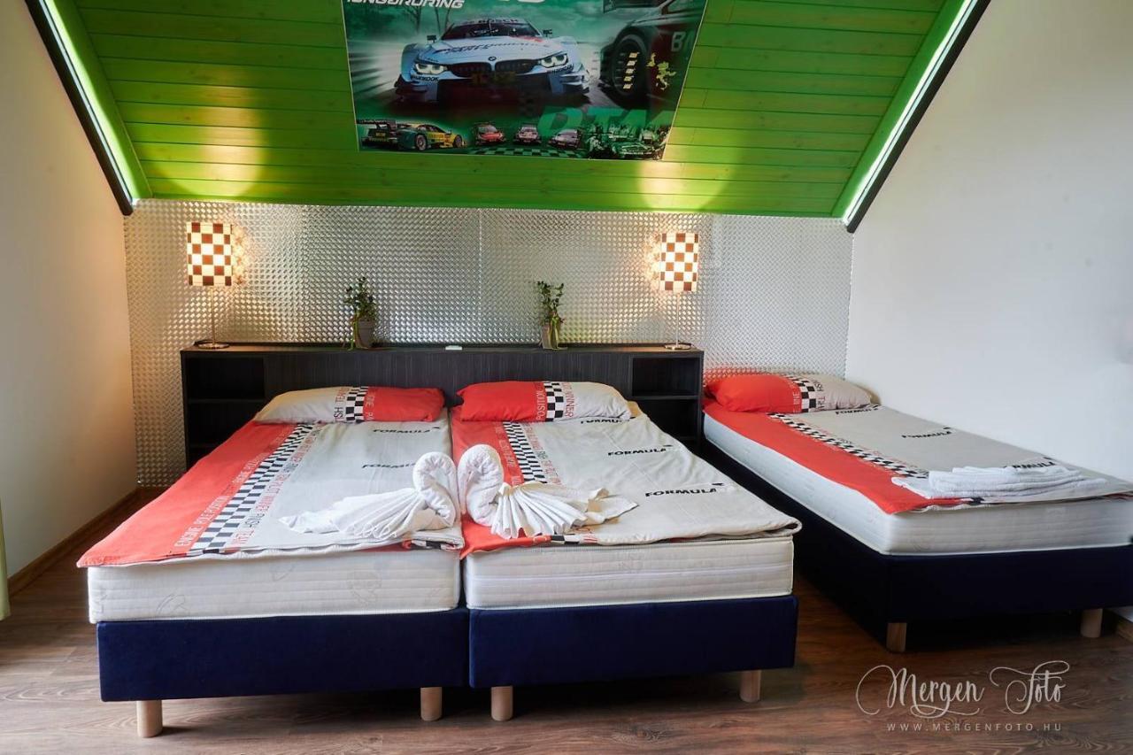 Kamaras Ring House Bed & Breakfast Mogyorod Luaran gambar